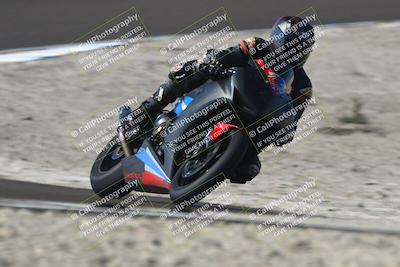 media/Nov-01-2025-TrackDaz (Sat) [[2b4d5192bc]]/A Group/12pm (Turn 2 (Outside)/